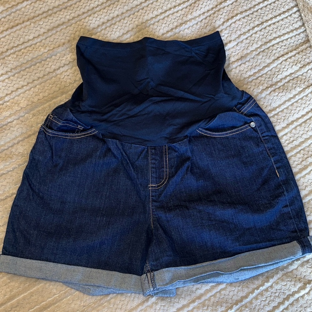 Maternity shorts